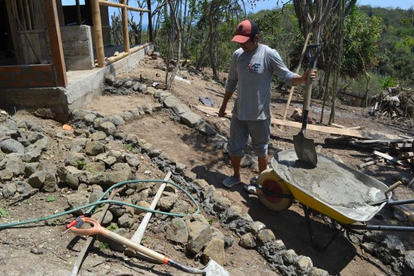 Walkway to casita